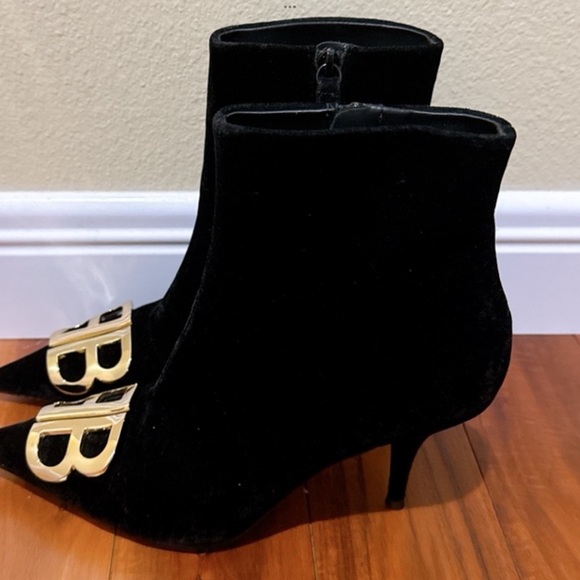 Balenciaga Black Heeled Boots with Gold Logo - Picture 3 of 9